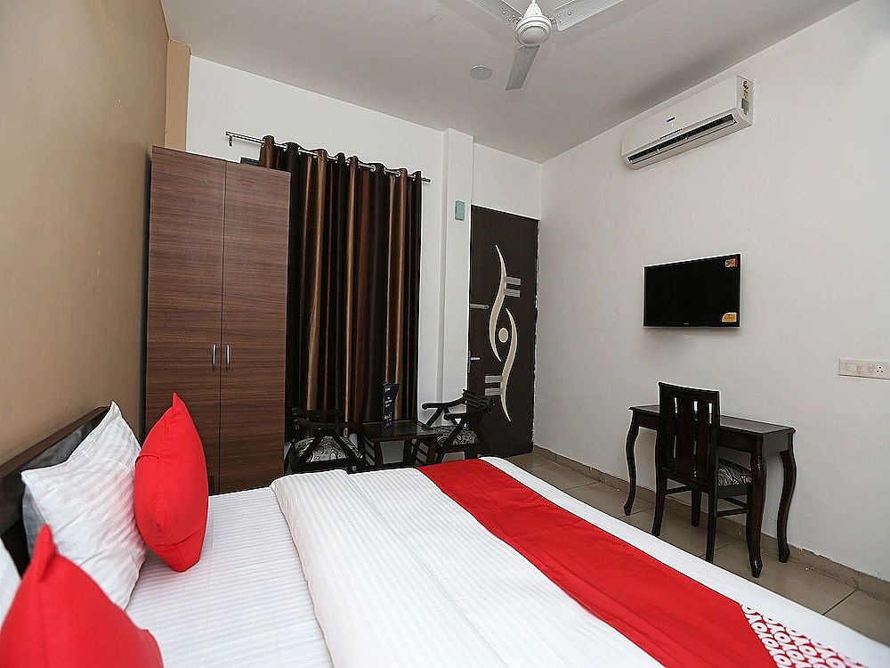 undefined OYO 15674 Mahak Residency 10