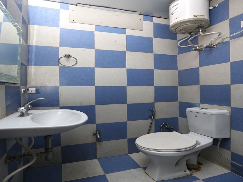 OYO 15674 Mahak Residency Standard Room 9