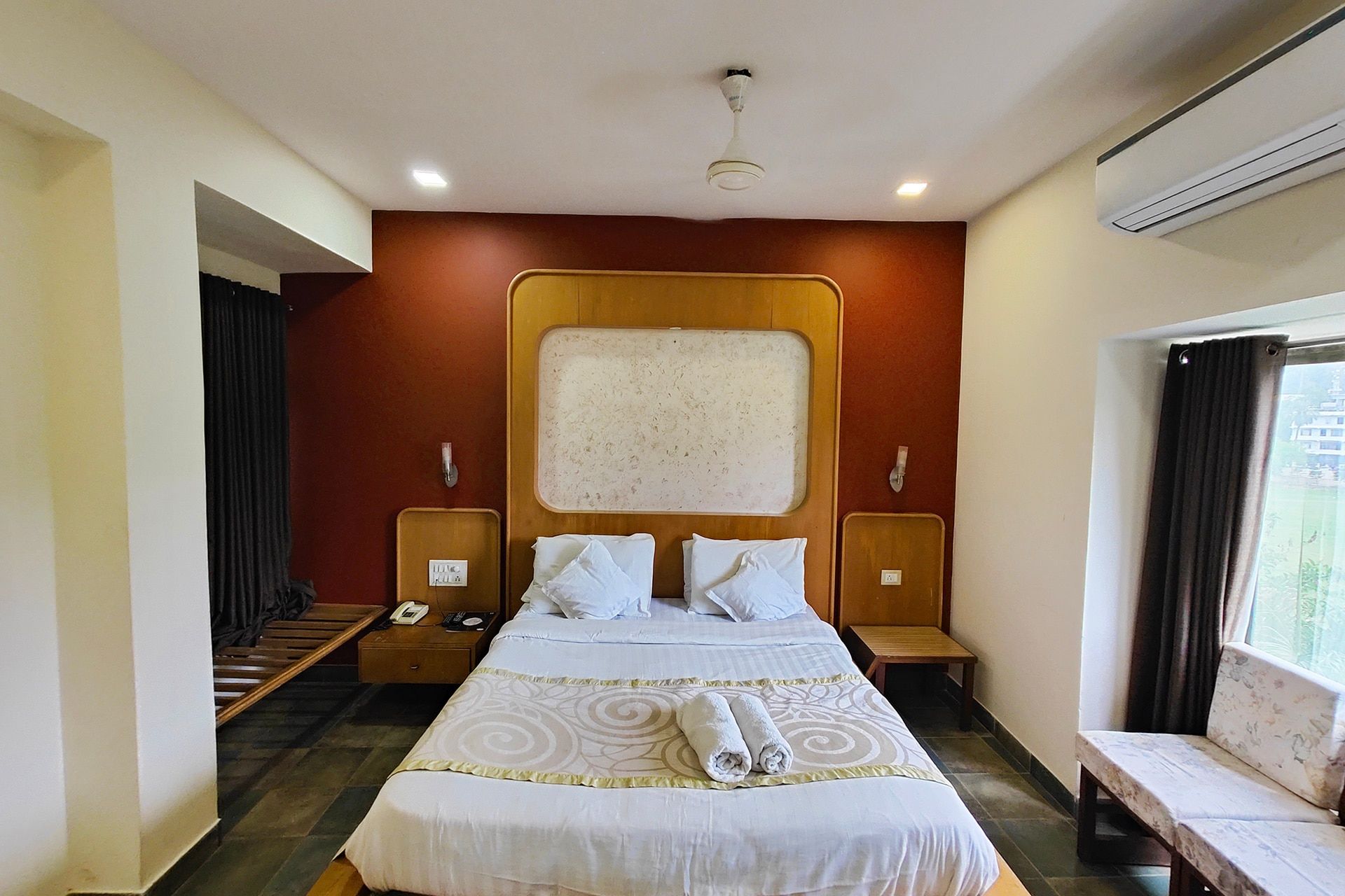 Hotel Maharaja Deluxe Room 4