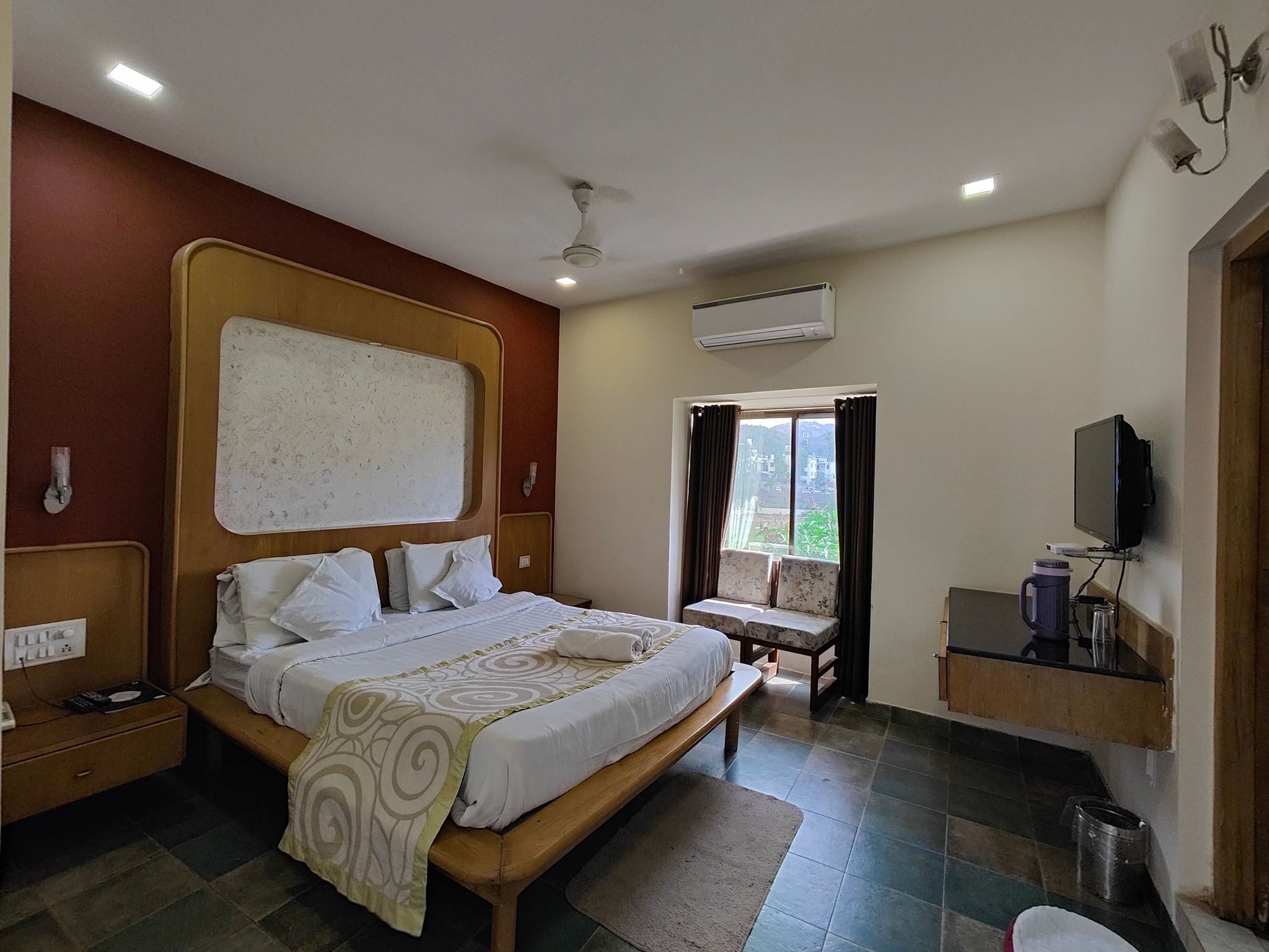 Hotel Maharaja Deluxe Room 5
