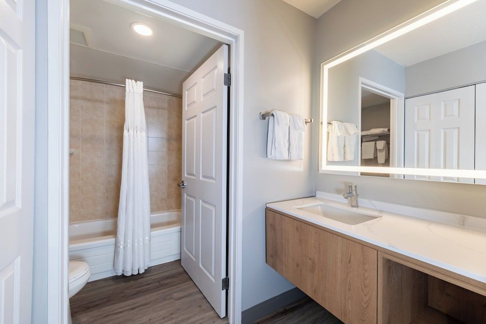 undefined Staybridge Suites London by IHG 3