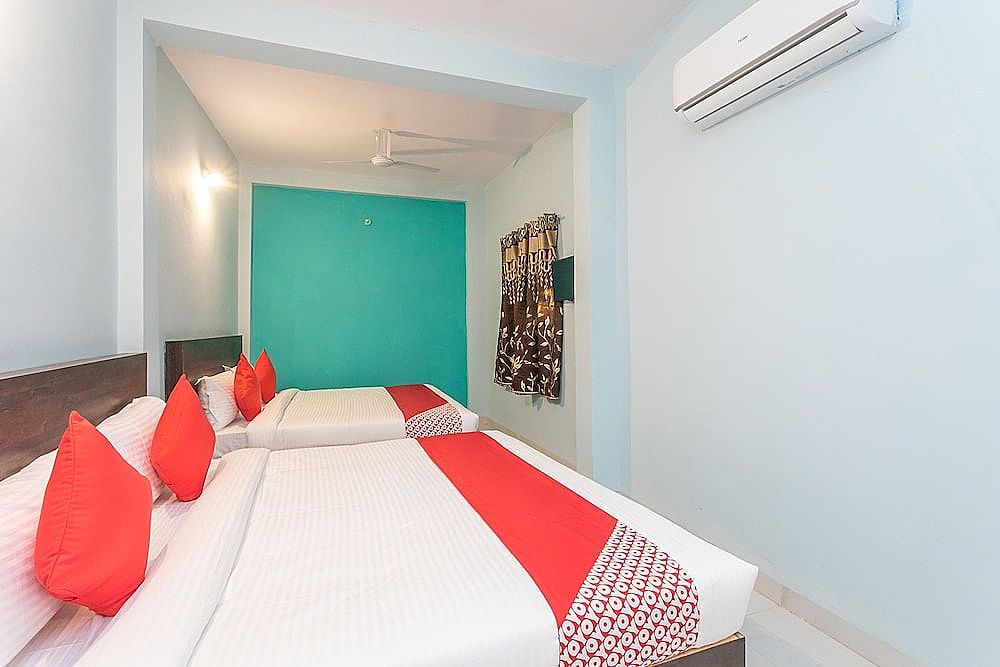 OYO 19851 Sidheshwar Inn Deluxe Room 6