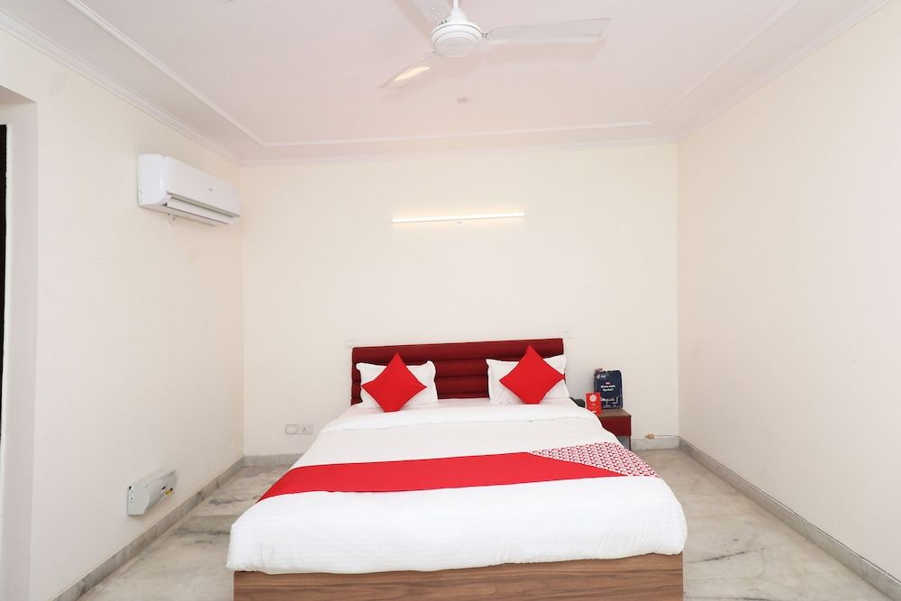 OYO 28232 The Golden Circle Double or Twin Room 5