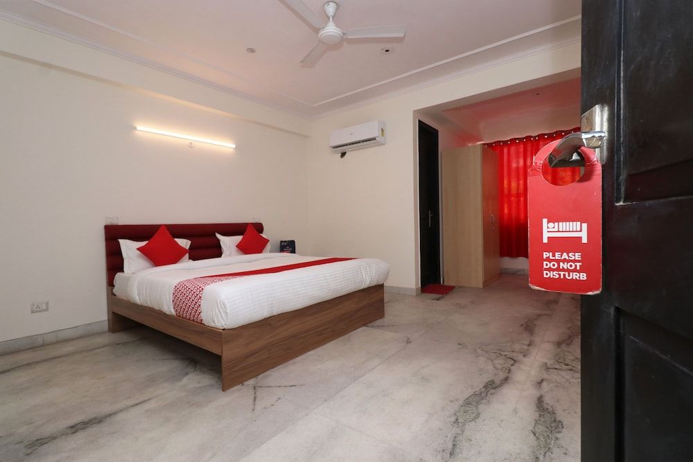 OYO 28232 The Golden Circle Double or Twin Room 7