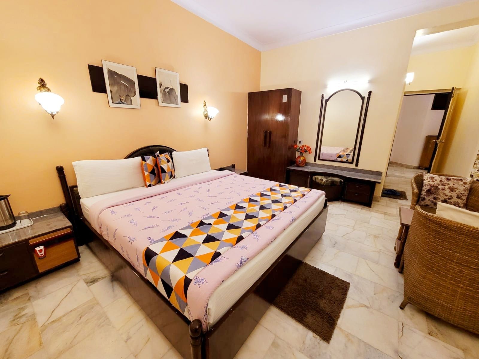 Hotel Maganjis Deluxe AC Room 8