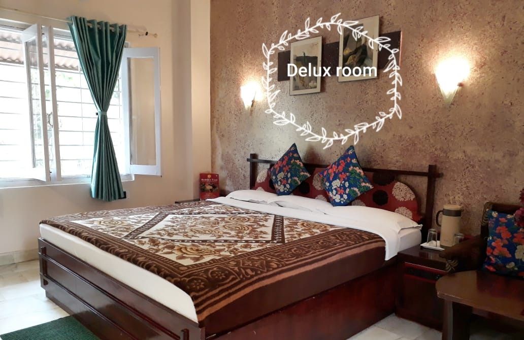 Hotel Maganjis Deluxe Room NON AC 11