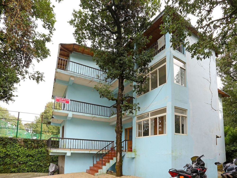 OYO 16895 Holiday Homes