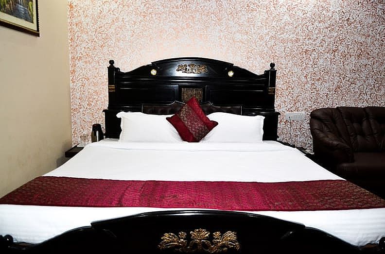 Hotel Blues Shivalik Deluxe Room 11