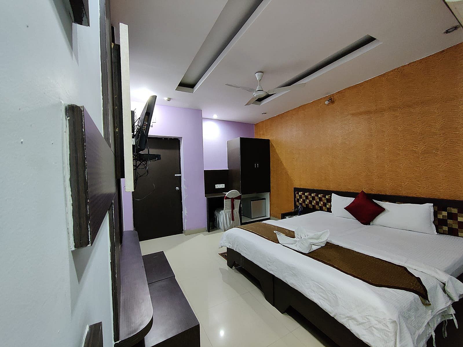 Hotel Blues Shivalik Deluxe Room 7