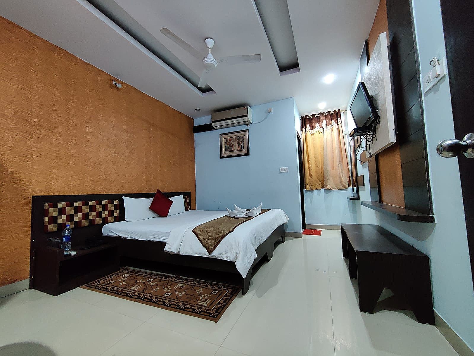 Hotel Blues Shivalik Deluxe Room 5