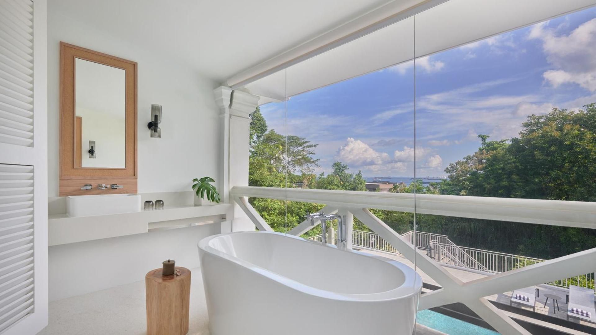 Junior Suite with Pool View