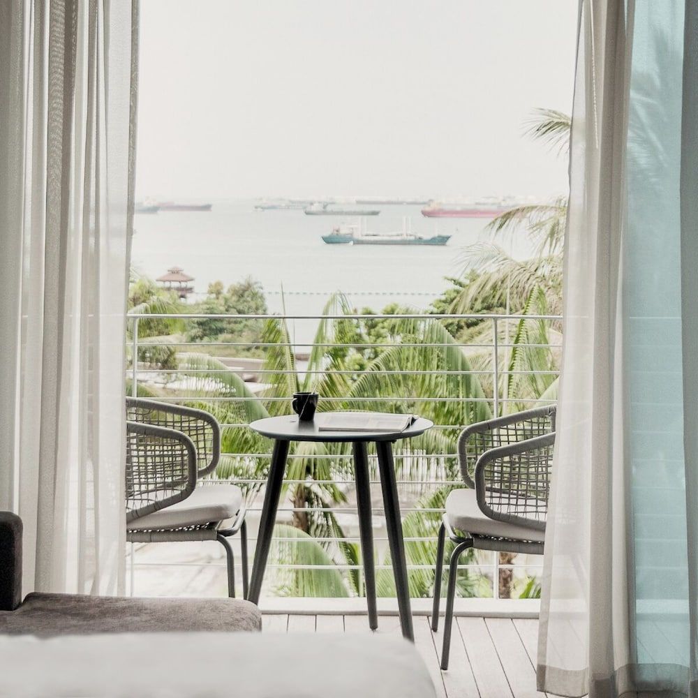 Premier Room, Balcony