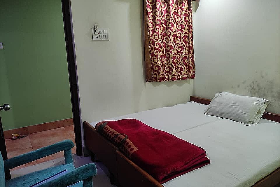 Hotel Tribhuvan Non AC Deluxe Room 2