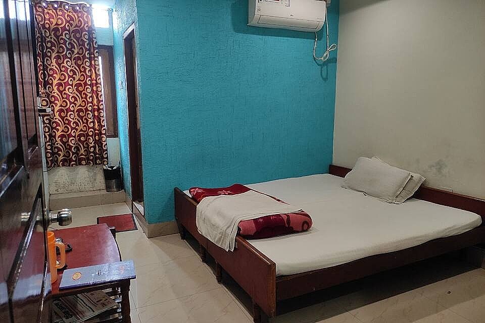 Hotel Tribhuvan Non AC Deluxe Room 3