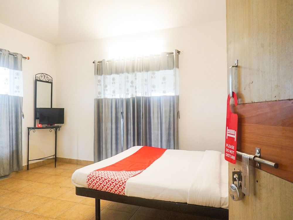 undefined OYO 15010 Heaven Homes 9