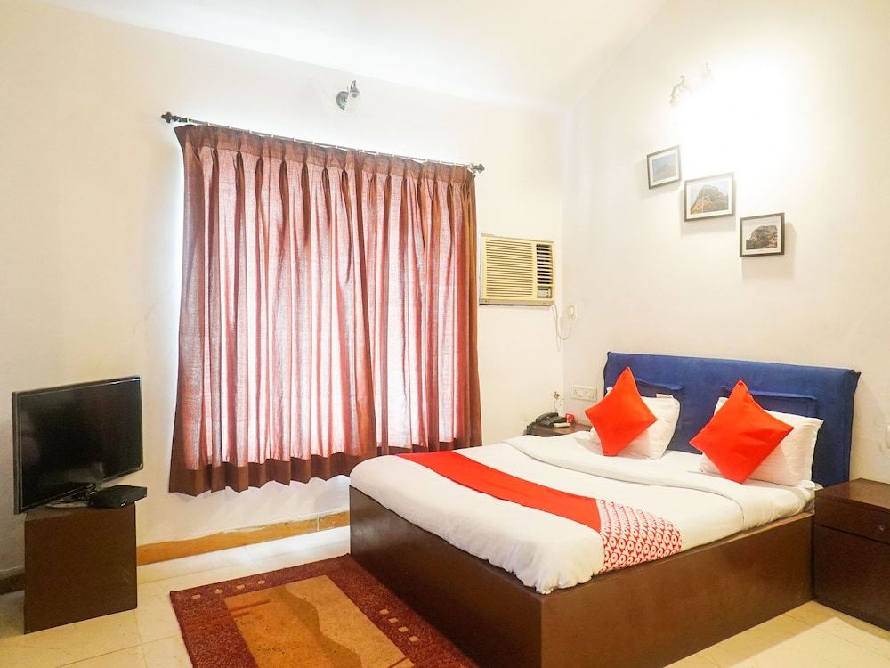 OYO 15010 Heaven Homes Double or Twin Room 14