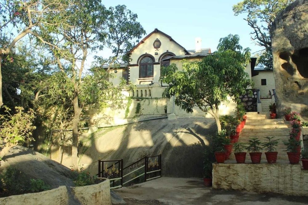Primary image