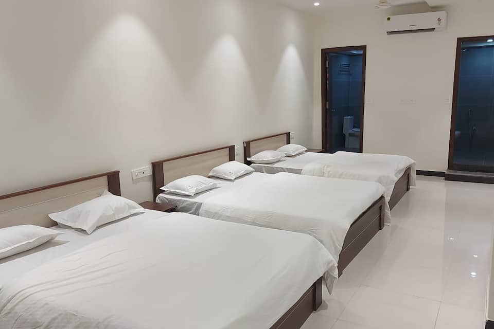 Triple Bed Room
