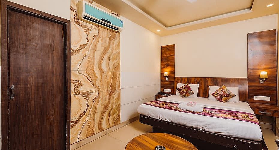 The Deep Hotel Classic Room 2