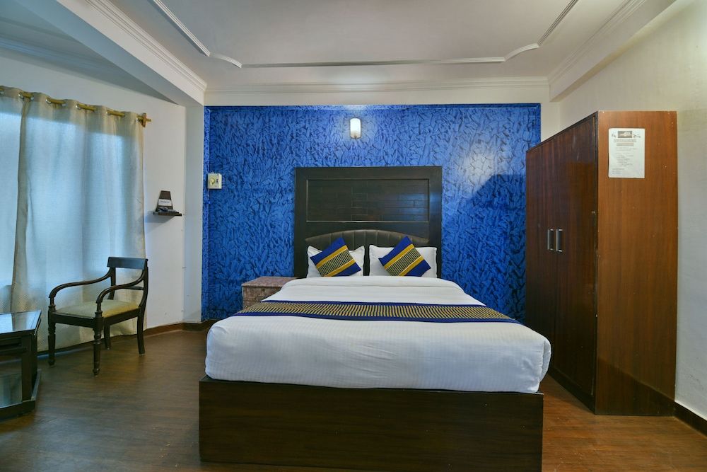 OYO 24795 Hills Ascot Standard Room