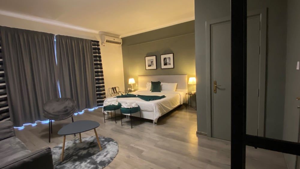 Sliema Marina Hotel Quadruple Room, Sea View 11