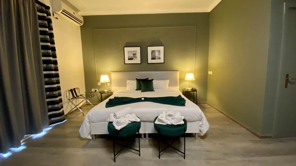 Sliema Marina Hotel Quadruple Room, Sea View 5