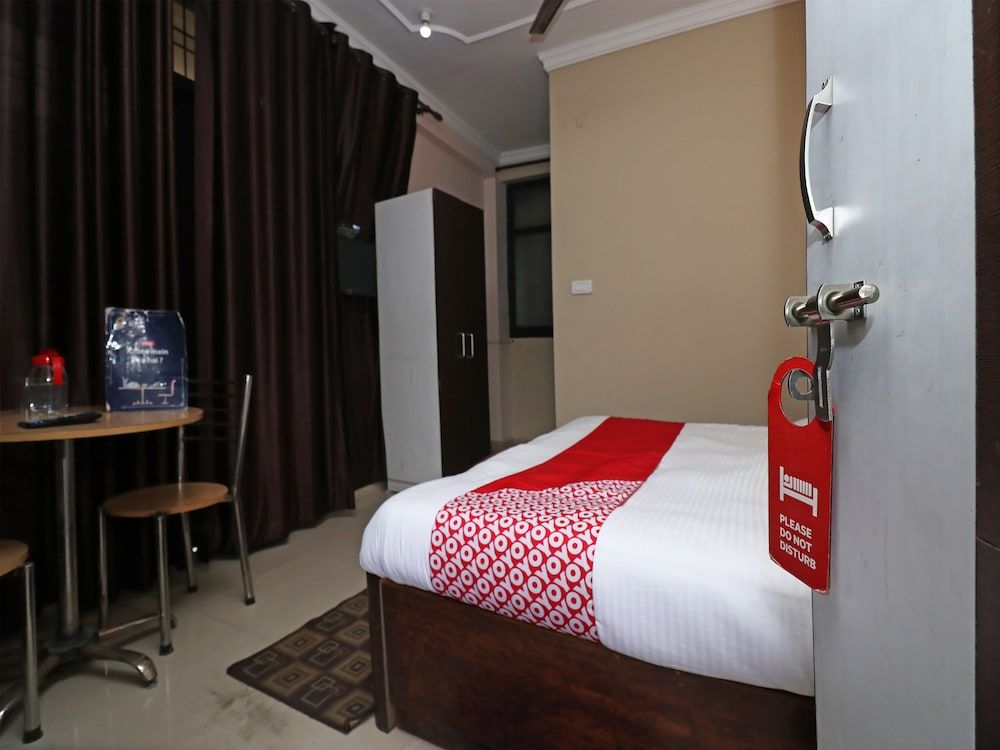 OYO 28173 Hotel Reeva Double or Twin Room 8