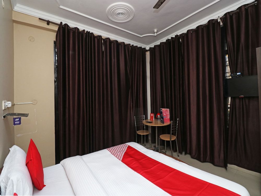 OYO 28173 Hotel Reeva Double or Twin Room 10