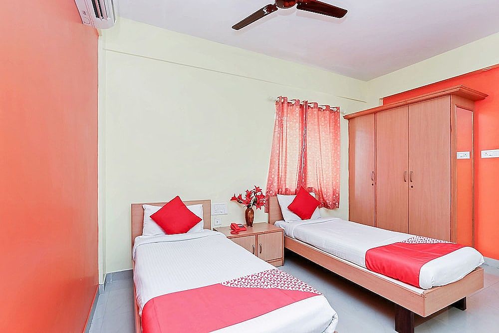 OYO 24195 Jasmine Suites Double or Twin Room 3