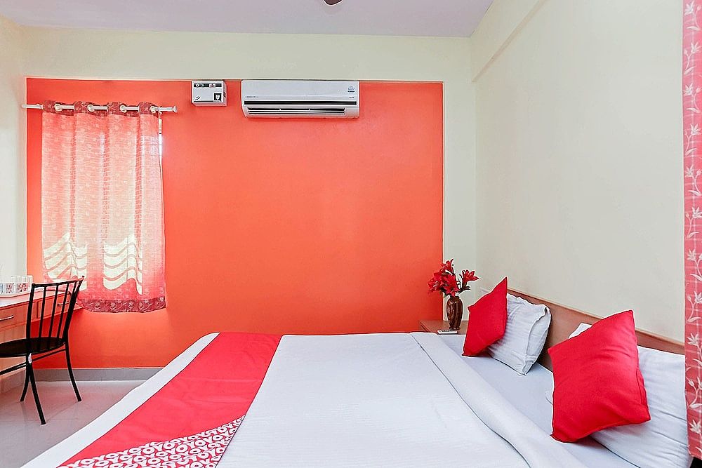 OYO 24195 Jasmine Suites Double or Twin Room 4