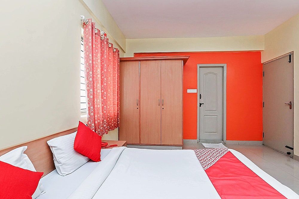 OYO 24195 Jasmine Suites Double or Twin Room 5