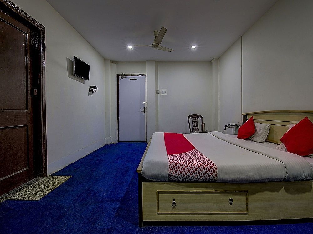 undefined OYO 8976 Hotel Park Street 2 6