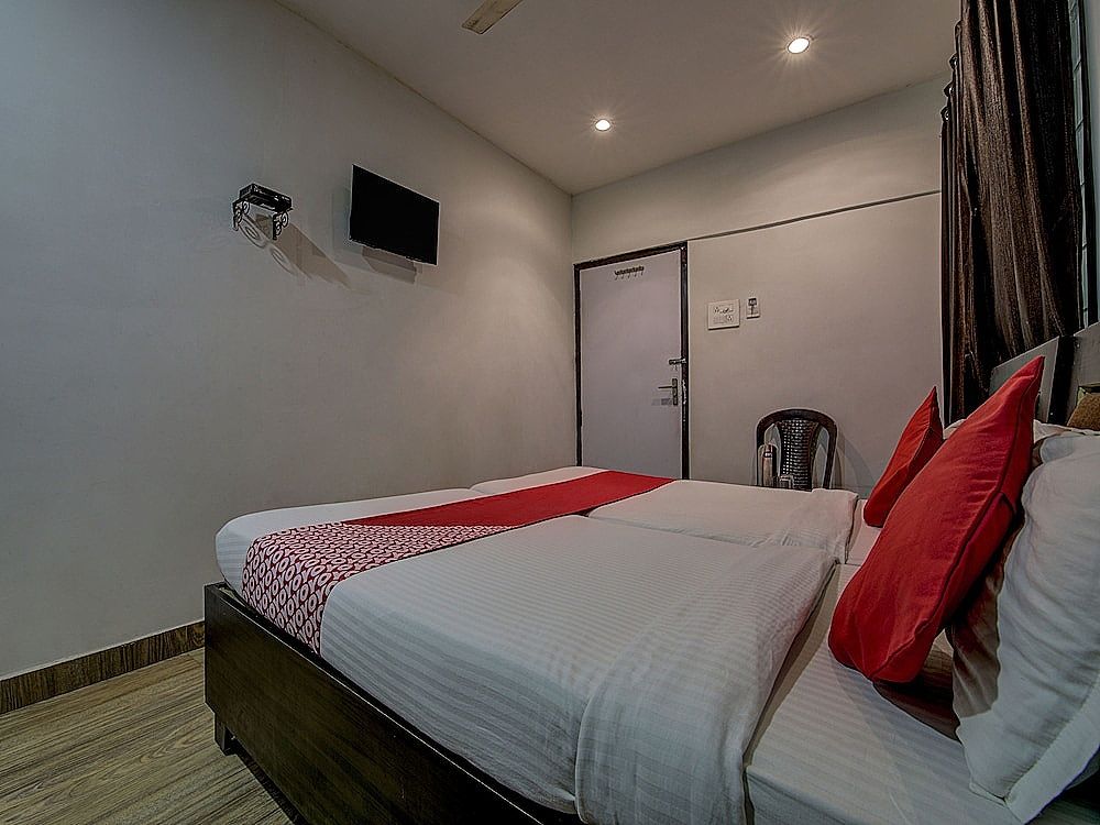 undefined OYO 8976 Hotel Park Street 2 9