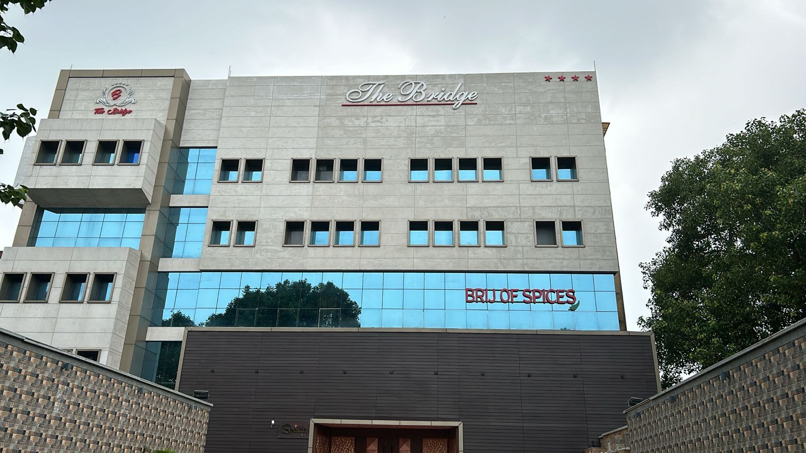 undefined The Bridge Hotel 6