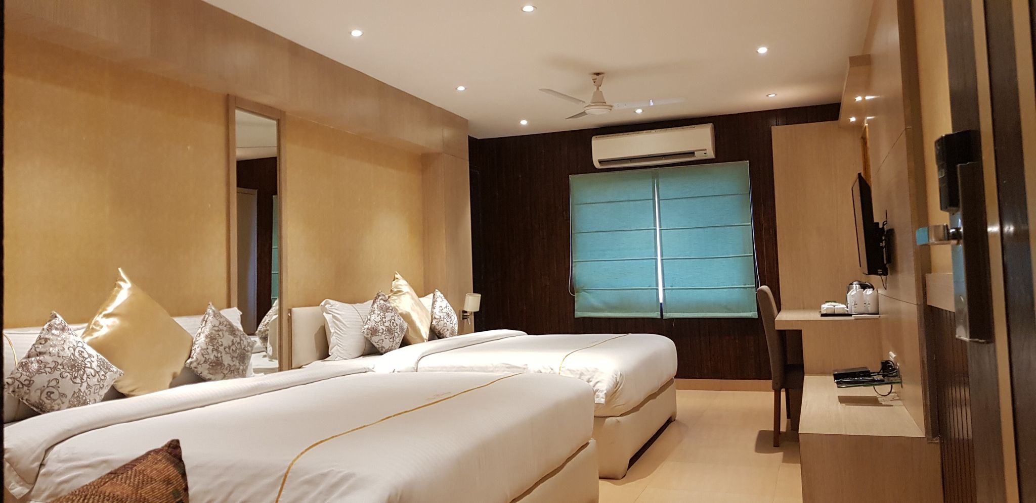 Family Room (Triple)