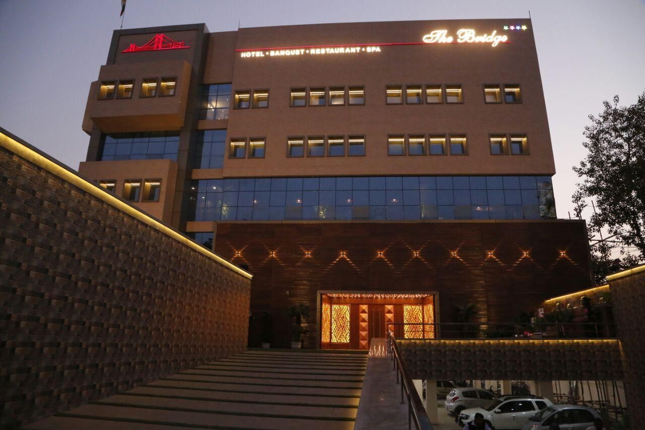 undefined The Bridge Hotel 9