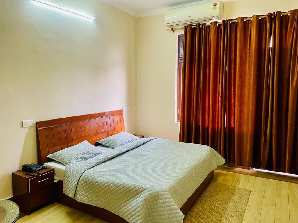 Hotel Suryadev Deluxe Room (Non AC) 5