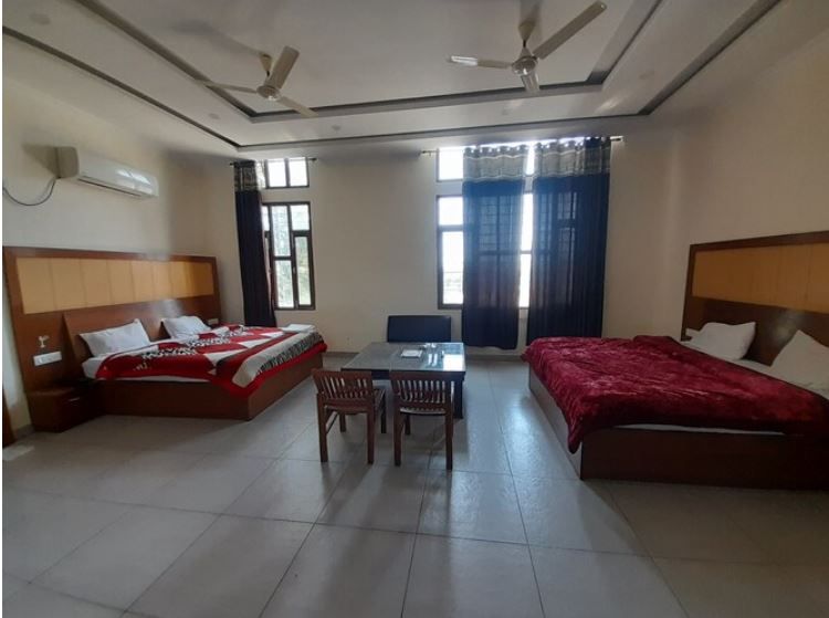 Deluxe Family AC Room