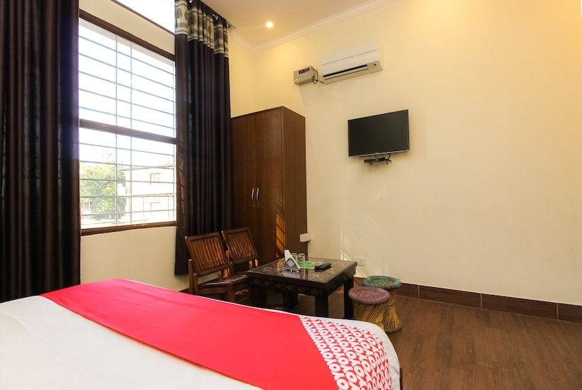 Hotel Ambika Deluxe Non Ac