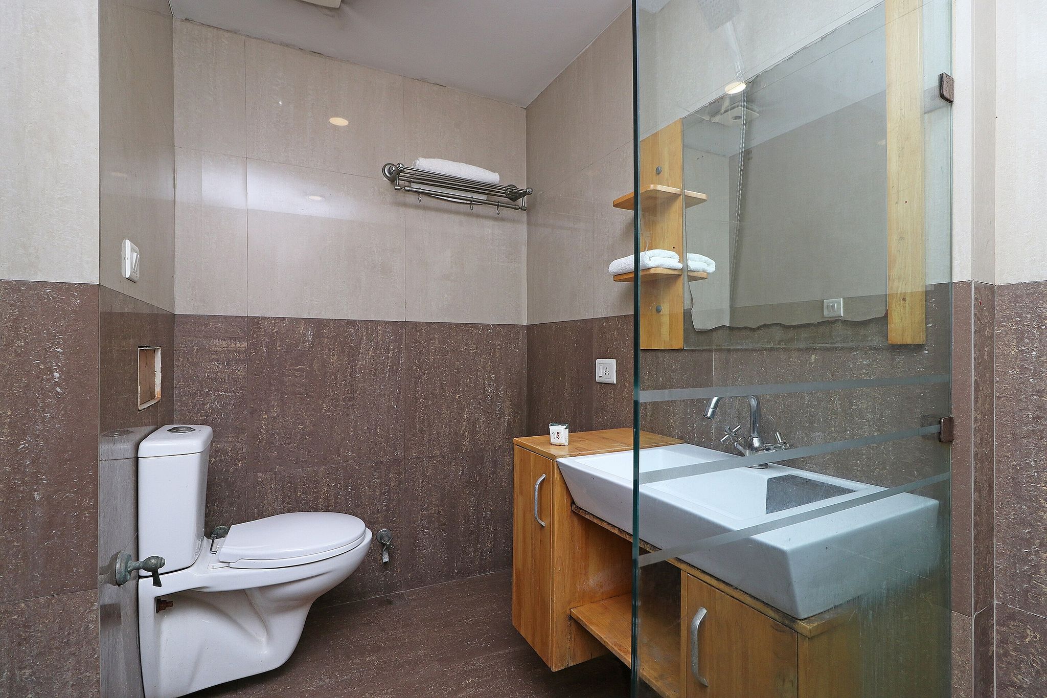 Collection O 10887 Hotel West View Classic 14