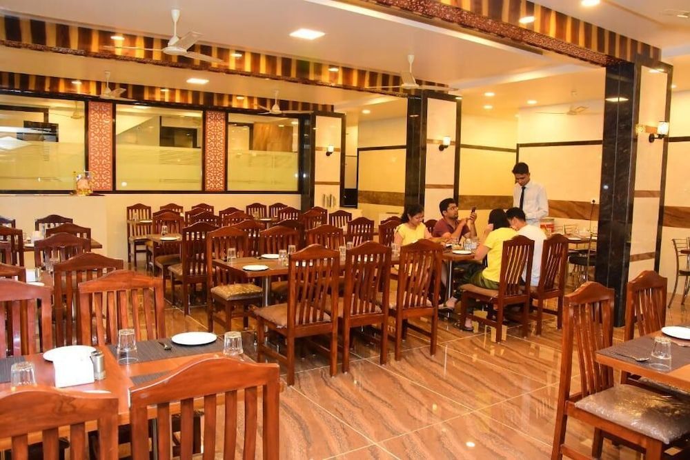 undefined Hotel Jagadguru 3