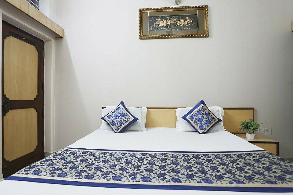 SPOT ON 45514 Hotel Madhu Regency Classic 2