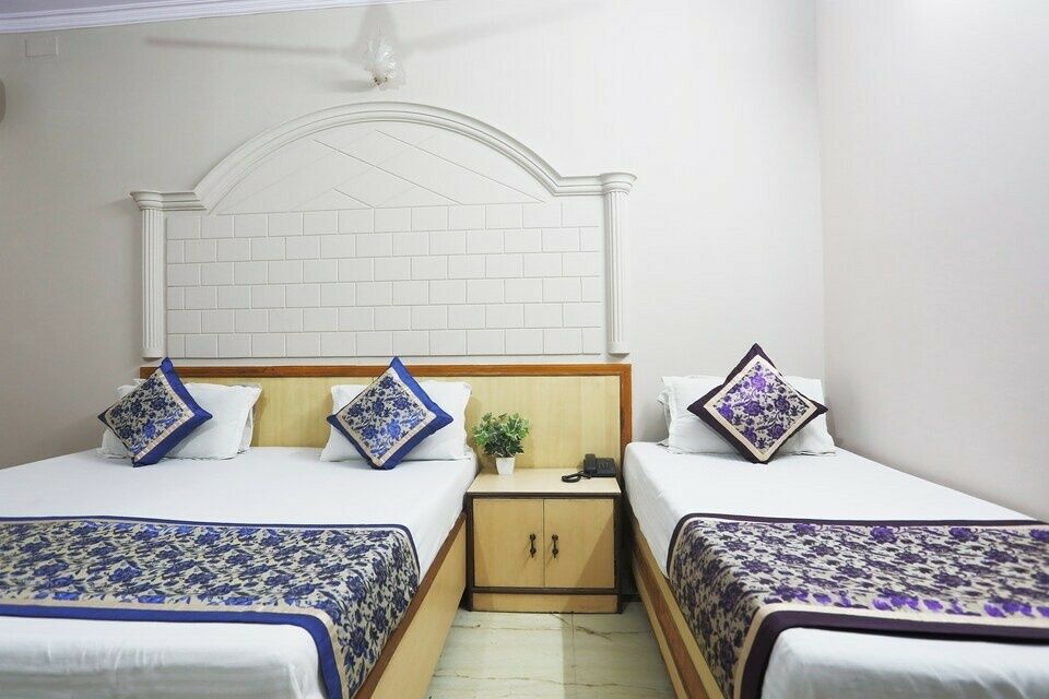 SPOT ON 45514 Hotel Madhu Regency Classic 8