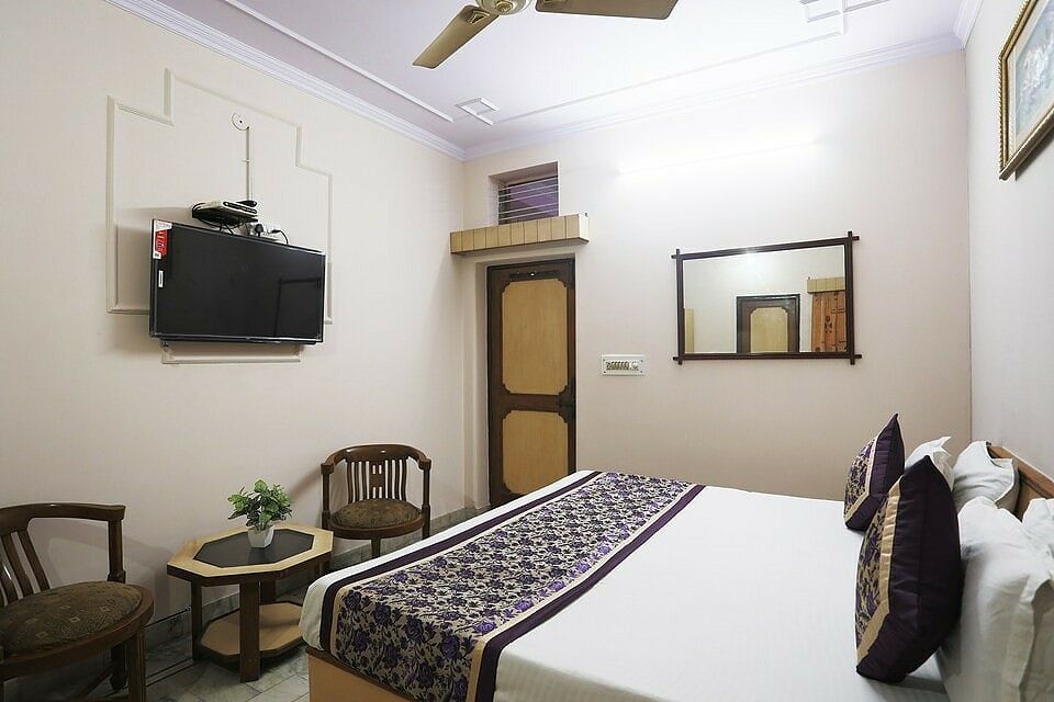 SPOT ON 45514 Hotel Madhu Regency Classic 12