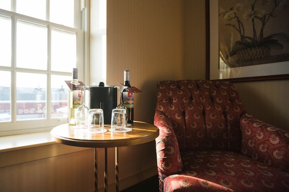 St. Eugene Golf Resort & Casino Deluxe Room, 2 Queen Beds 7