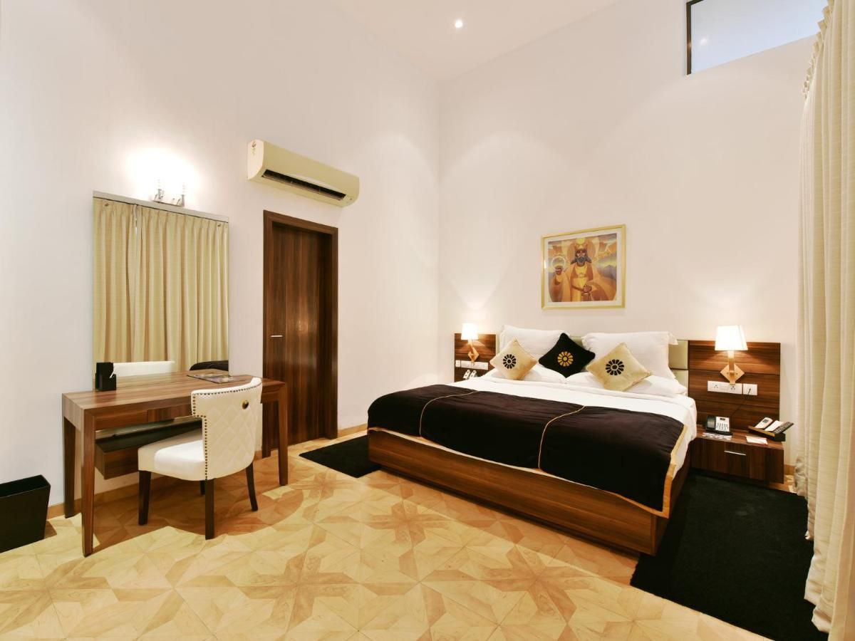 Della Resorts  Luxury Resort Room King Bed 2