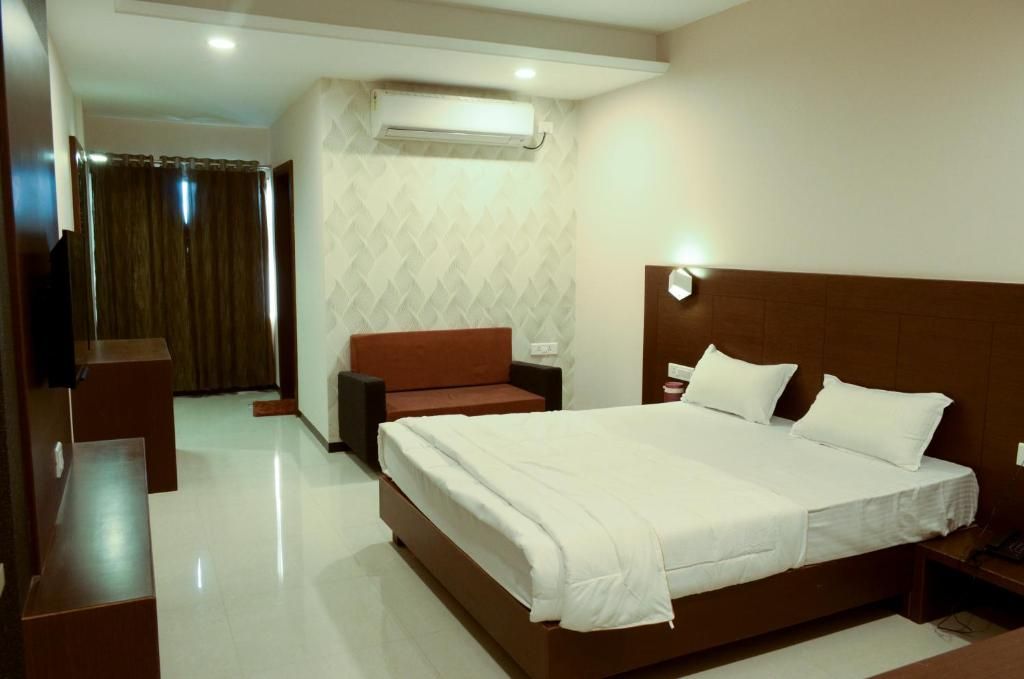 Hotel Park Palace Deluxe AC Room 6