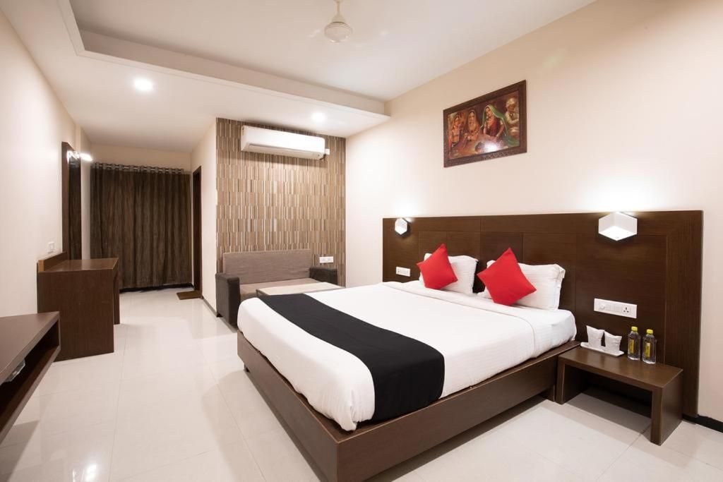 Hotel Park Palace Deluxe AC Room