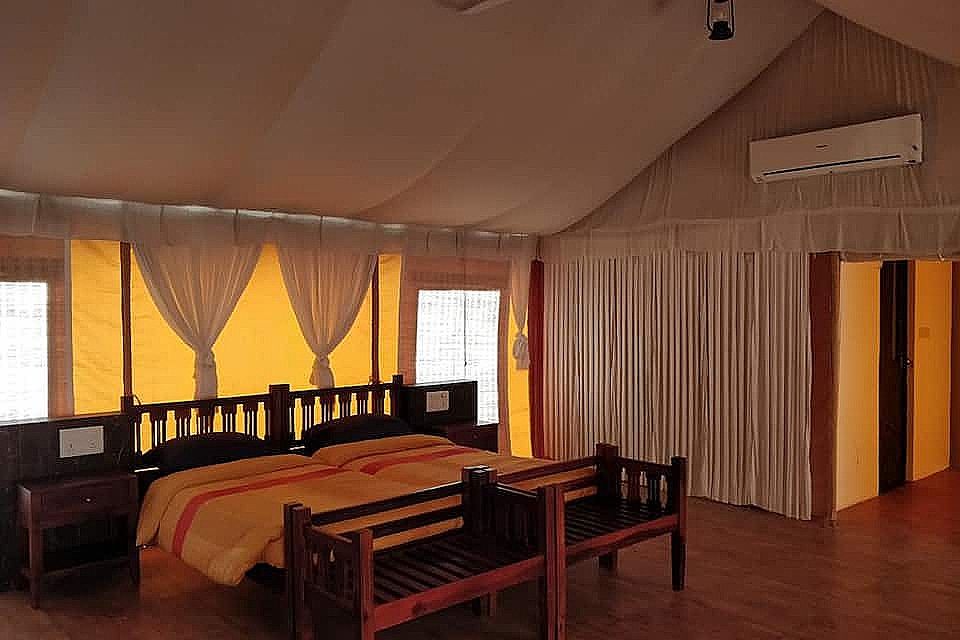 RURBAN RESORT Luxury Swiss Tent 4