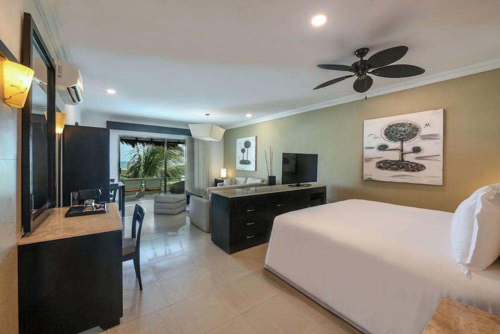 El Dorado Maroma, Catamarán, Cenote & More Inclusive